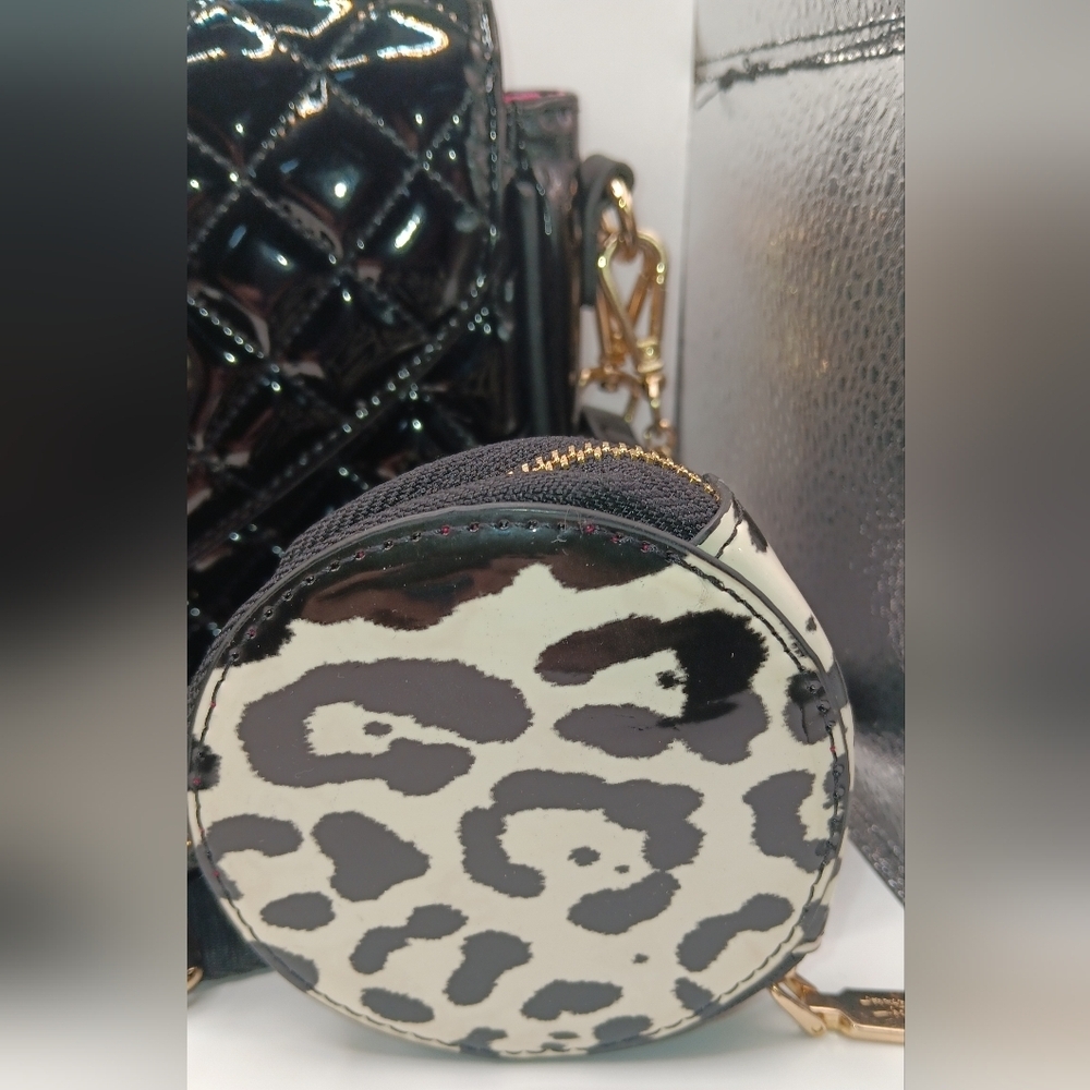 Betsey Johnson Quilted Patton Crossbody w Detachable Coin Purse - Picture 7 of 11